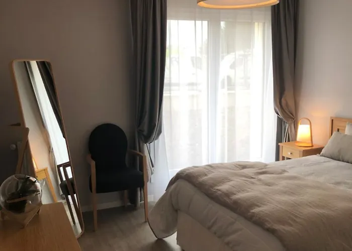 Aparthotel Services Seniors Domitys - Les Safrans 4*